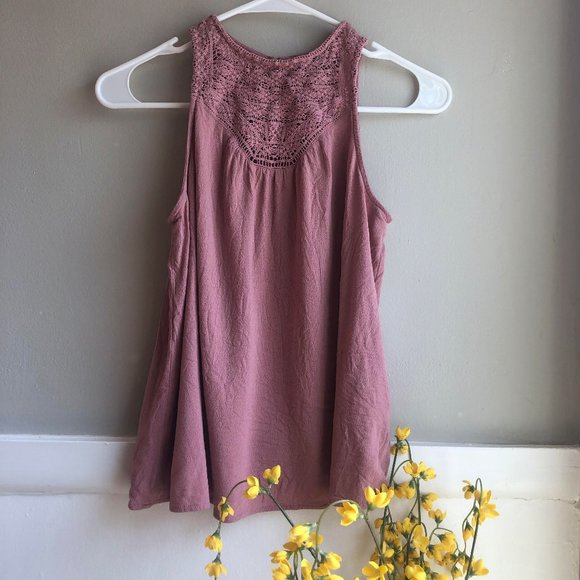 Mossimo Supply Co. Tops - Mossimo crochet flowy halter tank top sz s